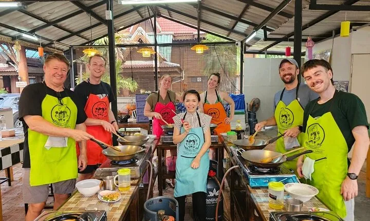 Half Day Morning Cooking Class with Market Tour in Chiang Mai