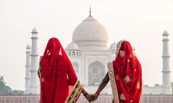 Taj Mahal Tour by Train with Lunch