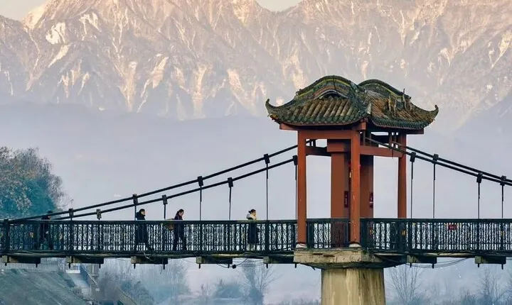 All-Inclusive Private Panda & Hidden Ancient Town Tour