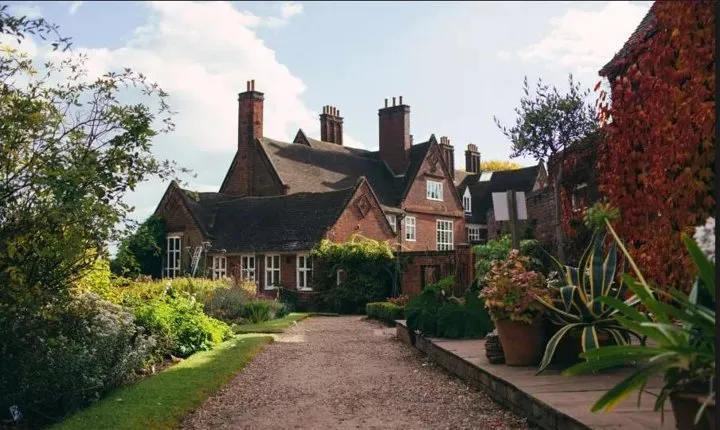 Skip the Line: House and Garden Admission Ticket 