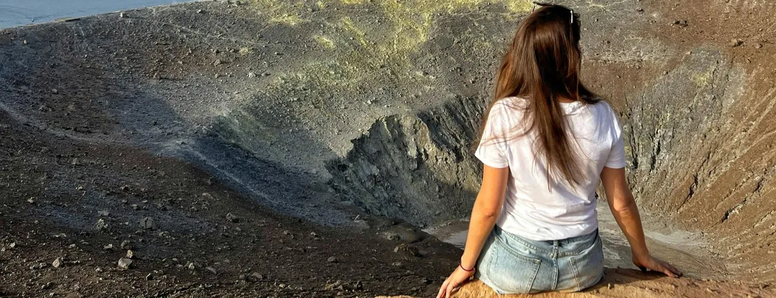 Guided hike to the great crater of Vulcano Island