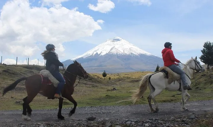 Horseback Ride & Hike in Cotopaxi Volcano Day Trip from Quito