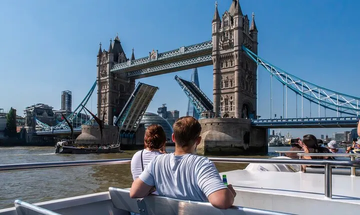 Tower Bridge River Sightseeing Cruise from Westminster