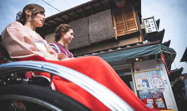 Explore Kyoto by private cab, kimono and rickshaw plan