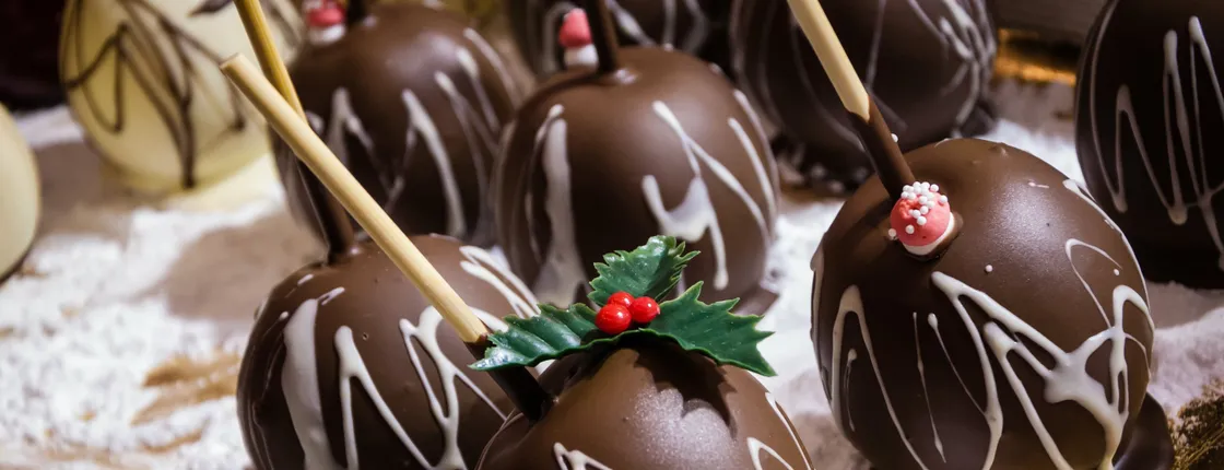 Christmas gourmet walking tour in Paris