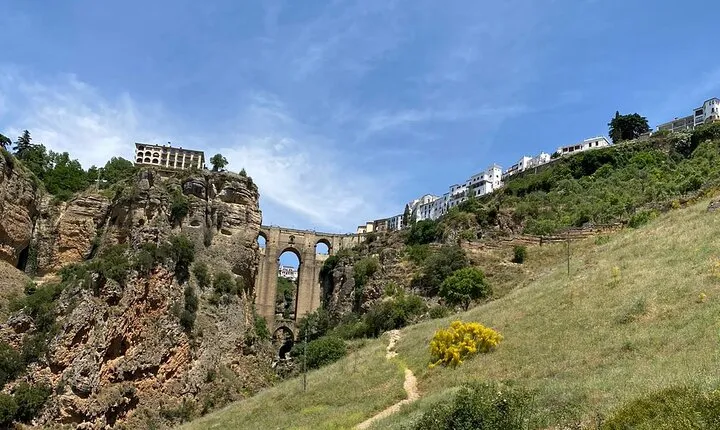 Ronda Tour with Guided Visit and Setenil de las Bodegas