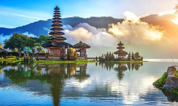 Ulun Danu tample and Tanah Lot sunset