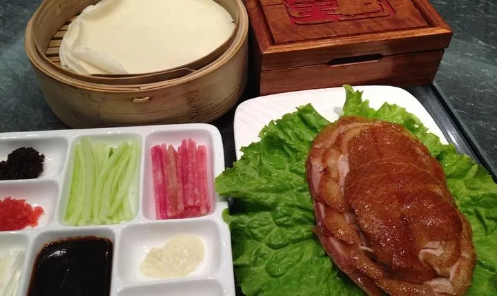 Beijing's Mutianyu Great Wall with Special Peking duck lunch and acrobatics show