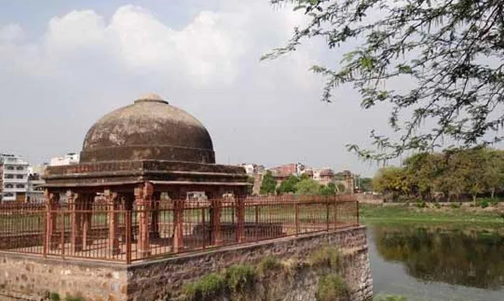 Walking Tour Of Mehrauli With Lunch - Delhi