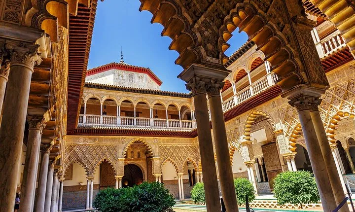 Alcazar of Seville Guided tour with Skip the Line Access
