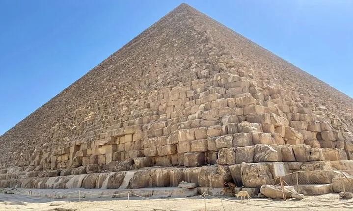 Private Guided Tour to Giza Pyramids and Sphinx with camel ride