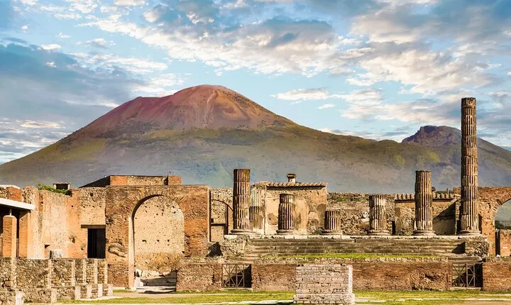 Rome to Pompeii & Sorrento: Private Day Trip