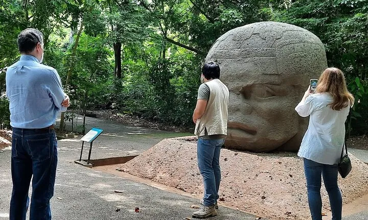 Guided Tour by the Olmec Stone Men