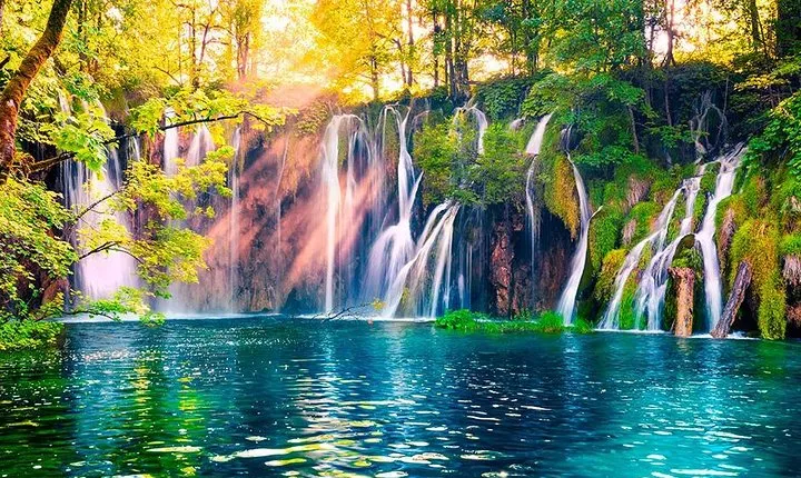 Private Transfer Split - Zagreb with a stop at Plitvice Lakes National Park