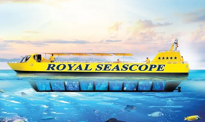 Marsa Alam: Royal Seascope Submarine cruise with pickup