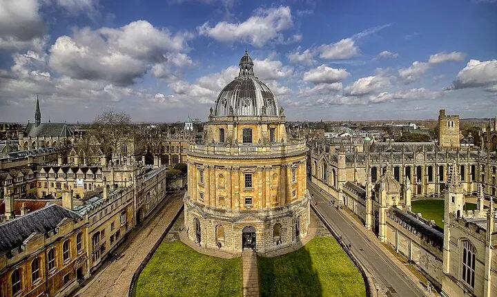 Oxford University Day Trip from London