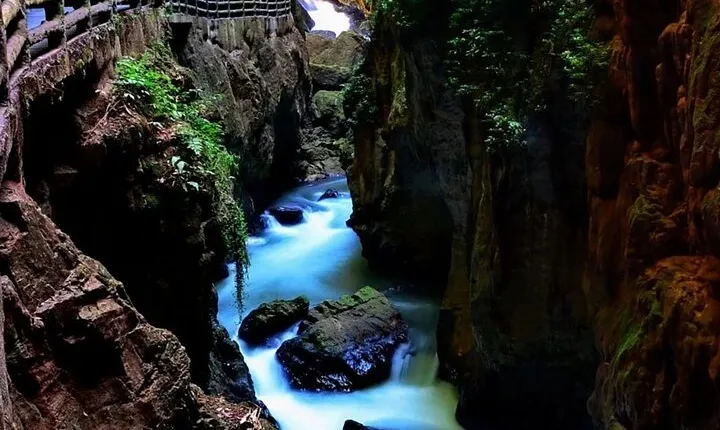 Yiliang Jiuxiang Scenic Area Private Tour