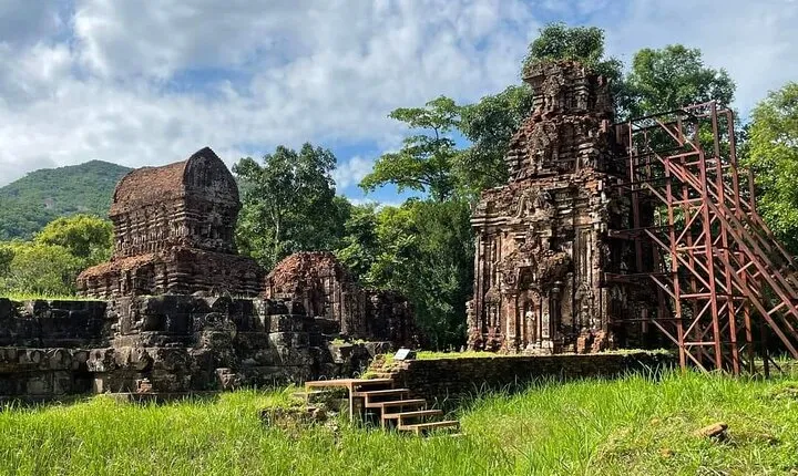Private Roundtrip Transfer to My Son Sanctuary - Unessco Site & Marble Mountain