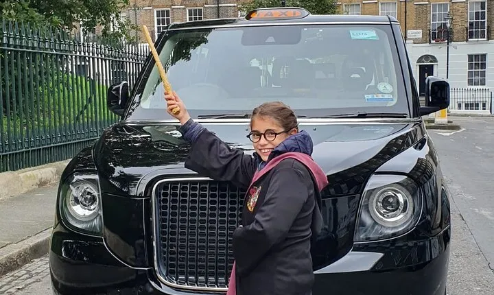Private Tour: Half Day Harry Potter Black Taxi Tour of London
