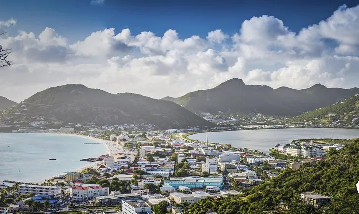 St-Martin and St Maarten: Sightseeing Tour of the French and Dutch Sides of the Island