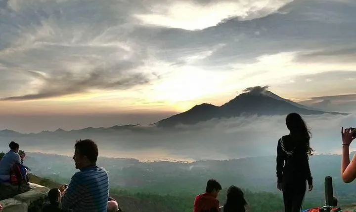 Amazing Mount Batur Sunrise Trekking and Hot Spring