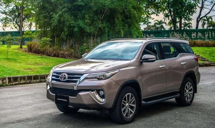 Private Car from Hue to Hoi An With An English Speaking Driver