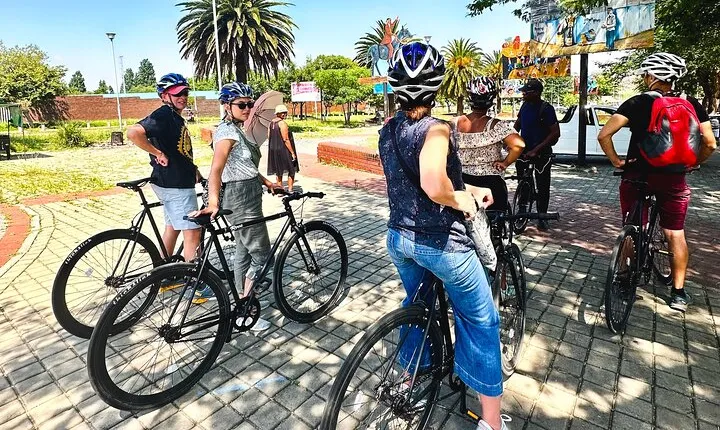 Guided Bicycle Tour of Soweto with Lunch