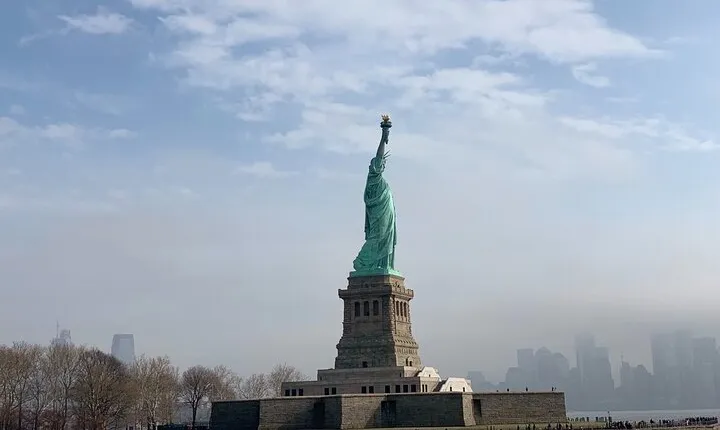 Family Friendly Statue of Liberty and Ellis Island Private Tour