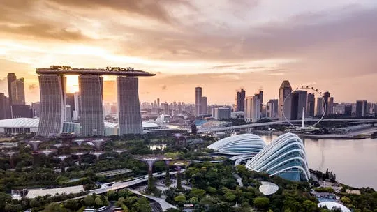 Singapore city center time travel exploration game and tour