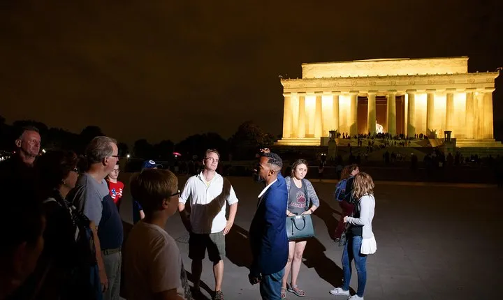 DC Monuments and Memorials Night Tour, Glass Top Upgrade Option