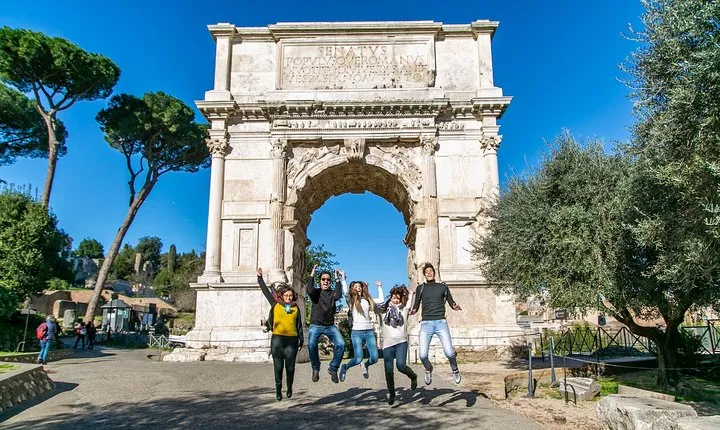 Walking Tour of the Colosseum Forums & Ancient Rome