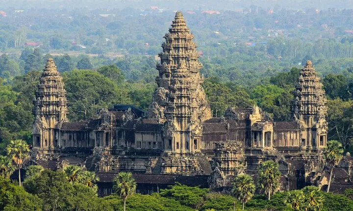 10 Days Southeast Asia Tour with Accommodation