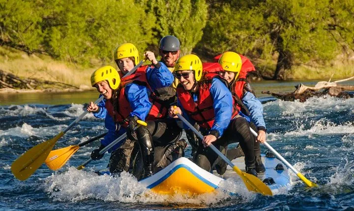 Stand Up Rafting Tour on the Limay River