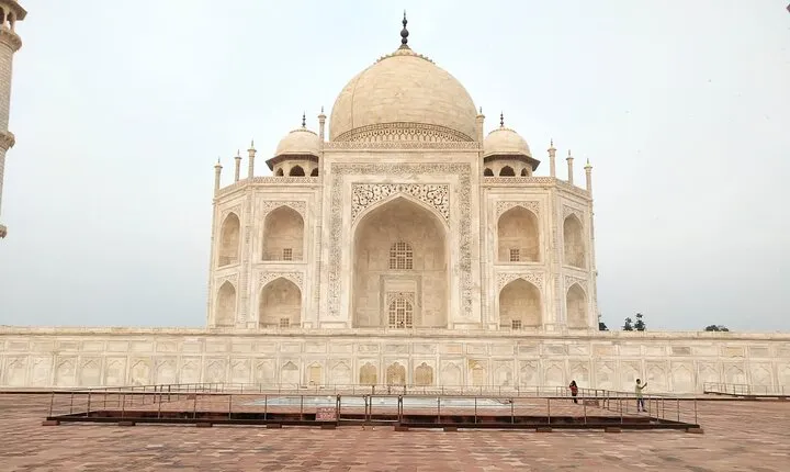 Best Taj Mahal Tour From Delhi