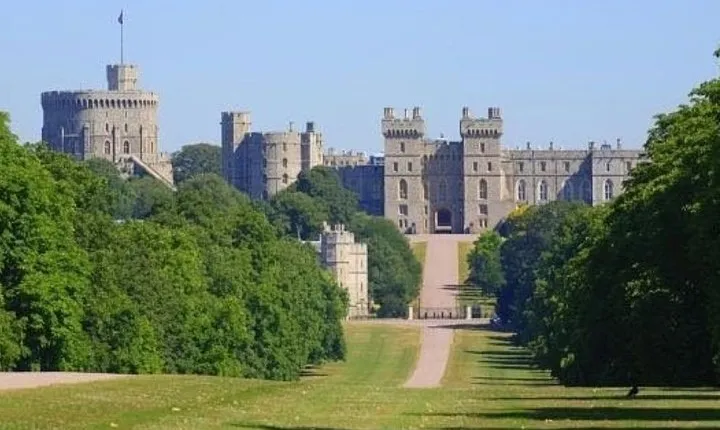 Heathrow Airport Arrival To Southampton Via Windsor Castle