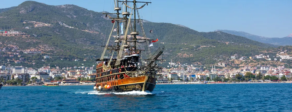 Alanya Boat Cruise with foam party