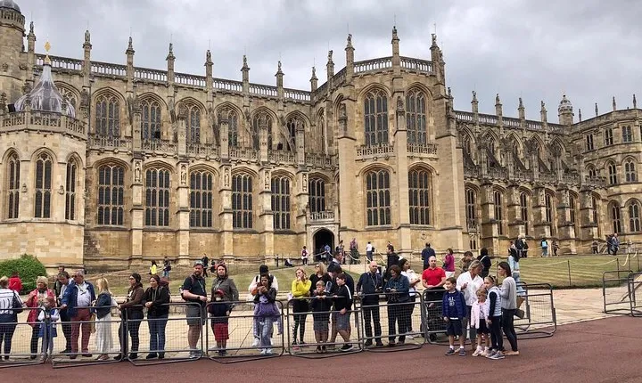 Best Private Tour to Windsor Castle with London hotel pick up