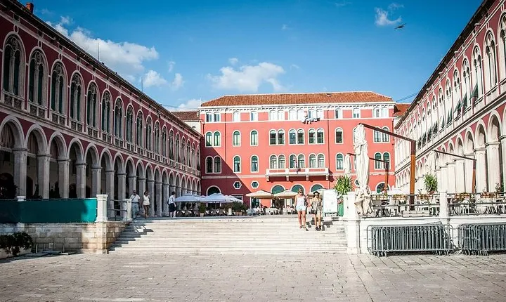 From Zagreb Airport to Split ( Round trip )