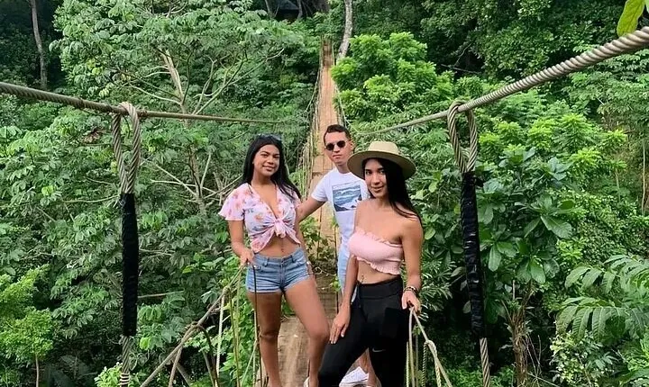 Half-Day Zip Line Combo: Beaches and Wildlife Encounter in roatan