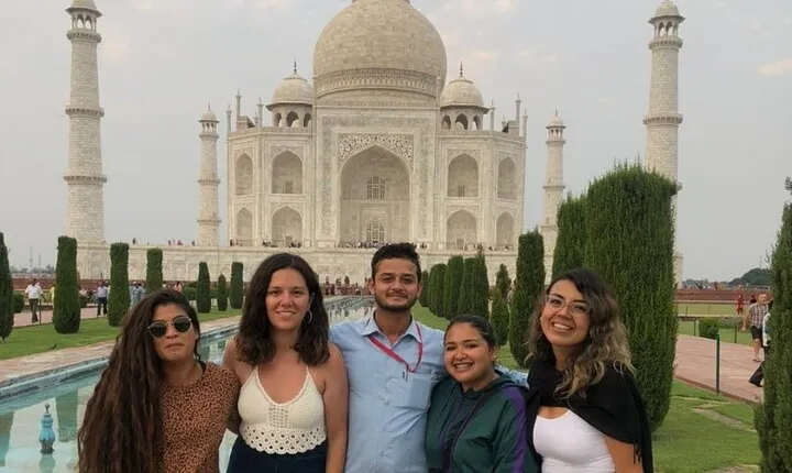 Taj Mahal Day Tour with Mughal Experiance From Delhi