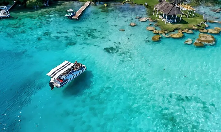 Bacalar Tour: Magical Town and Lagoon of the 7 Colors