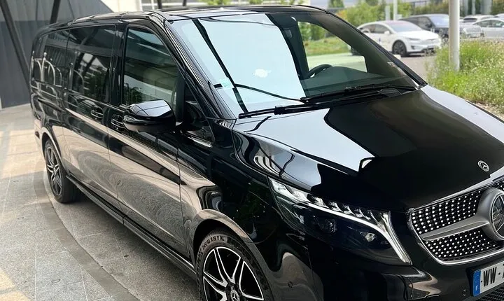 One-way private transfer from Paris Airports