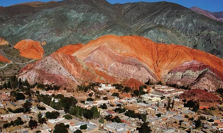 Quebrada de Humahuaca with Hornocal