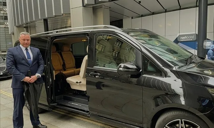 London Heathrow Airport Transfer In Luxury Mini Van For 5 People