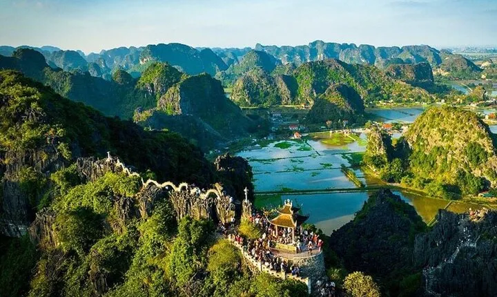 Small Group Discover Hoa Lu, Tam Coc, Mua Caves with Local House