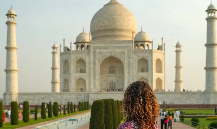 Delhi to Taj Mahal and Agra Tour
