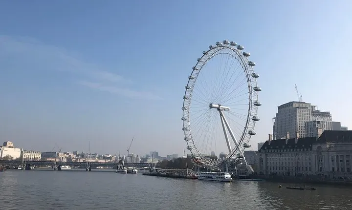 London Highlights Private Car with Driver Guide