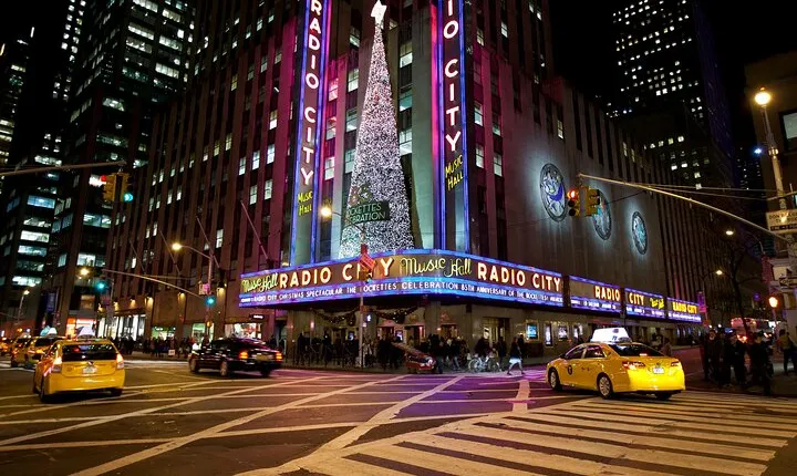 Mob Hits of Midtown: NYC Self-Guided Crime Mystery Walk