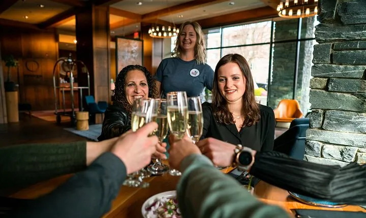 Evening Sip, Savor, Stroll Tour