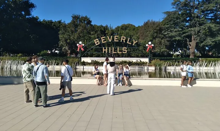 5 Hour Hollywood and Beverly Hills Shared Tour with 4 Stops